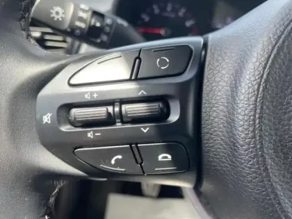 Photo 13 Kia Rio  1.0 T-GDI 100ch ISG Design Euro6d-T