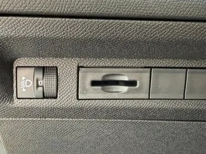 Photo 11 Peugeot 308  1.2 Hybrid 145ch Allure e-DCS6