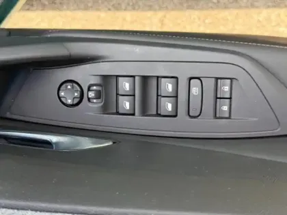 Photo 9 Peugeot 308  1.2 Hybrid 145ch Allure e-DCS6