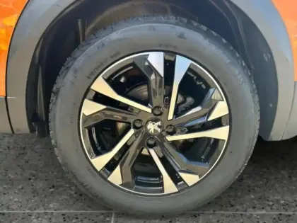 Photo 13 Peugeot 2008  e- 136ch GT