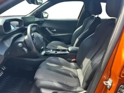 Photo 8 Peugeot 2008  e- 136ch GT