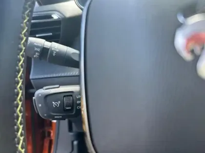 Photo 14 Peugeot 2008  e- 136ch GT