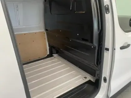 Photo 8 Peugeot Expert  Fg M 2.2 Diesel 150ch Pack Premium Connect