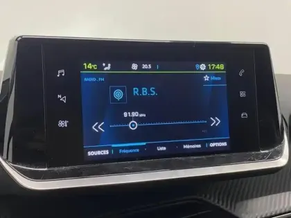 Photo 12 Peugeot 208  e- 136ch Style