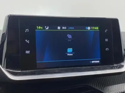 Photo 13 Peugeot 208  e- 136ch Style