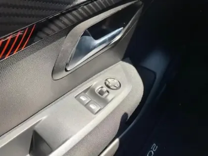 Photo 7 Peugeot 208  1.2 PureTech 100ch S&S Active