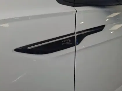 Photo 10 Volkswagen Taigo  1.0 TSI 110ch R-Line DSG7