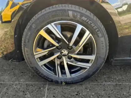 Photo 13 Peugeot 208  1.2 PureTech 100ch S&S Allure EAT8