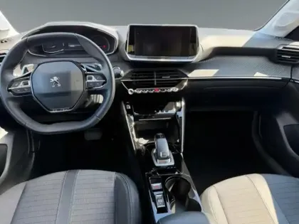 Photo 10 Peugeot 208  1.2 PureTech 100ch S&S Allure EAT8