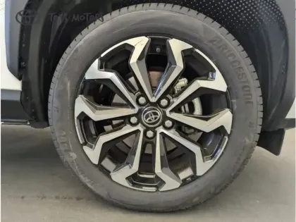 Photo 6 Toyota Yaris Hybride 1.5 HYBRID 116H DESIGN AUTO