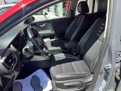 Photo 13 Kia Stonic 1.0 T-GDi 120 ch MHEV DCT7 GT Line Premium