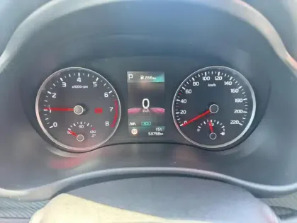 Photo 8 Kia Stonic 1.0 T-GDi 120 ch MHEV DCT7 GT Line Premium