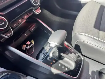 Photo 6 Kia Stonic 1.0 T-GDi 120 ch MHEV DCT7 GT Line Premium