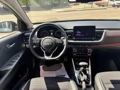 Photo 12 Kia Stonic 1.0 T-GDi 120 ch MHEV DCT7 GT Line Premium