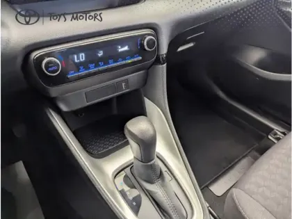 Photo 18 Toyota Yaris Hybride 116h Design Pack Confort