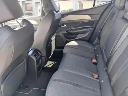 Photo 22 Peugeot 408  Hybrid 136 e-DCS6 GT