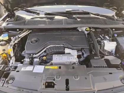 Photo 6 Peugeot 408  Hybrid 136 e-DCS6 GT