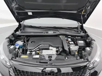 Photo 6 Peugeot 2008  Hybrid 136 e-DCS6 Allure