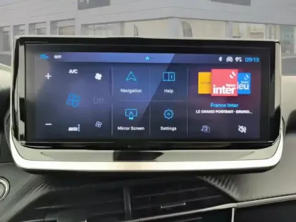 Photo 21 Peugeot 2008  Hybrid 136 e-DCS6 Allure