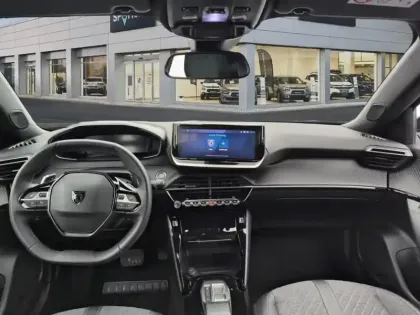 Photo 9 Peugeot 2008  Hybrid 136 e-DCS6 Allure