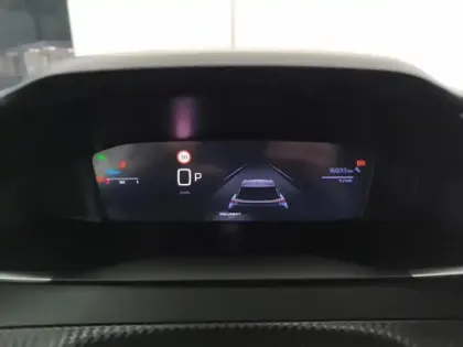 Photo 20 Peugeot 2008  Hybrid 136 e-DCS6 Allure