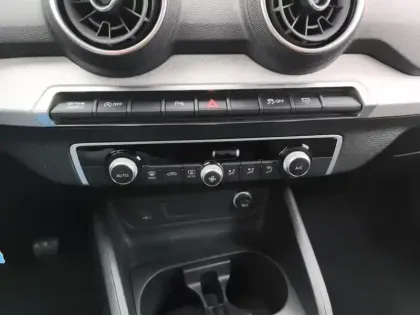 Photo 12 Audi Q2  35 TFSI 150 S tronic 7 Design