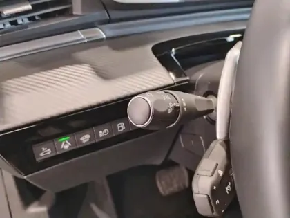 Photo 16 Peugeot 508  Hybrid 180 e-EAT8 Allure