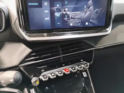 Photo 12 Peugeot 2008  PureTech 100 S&S BVM6 Allure