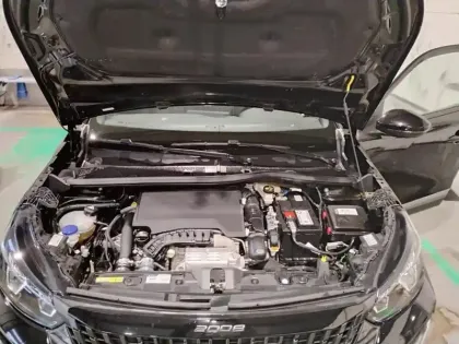 Photo 6 Peugeot 2008  PureTech 100 S&S BVM6 Allure
