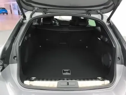 Photo 7 Peugeot 508  SW Hybrid 180 e-EAT8 Allure