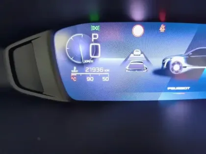 Photo 20 Peugeot 408  Hybrid 136 e-DCS6 GT