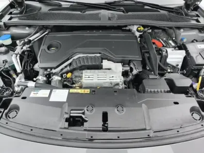 Photo 6 Peugeot 408  Hybrid 136 e-DCS6 GT