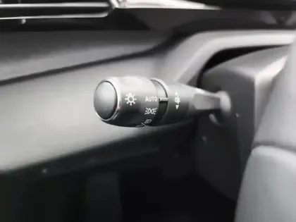 Photo 16 Peugeot 308  SW Hybrid 145 e-DCS6 GT