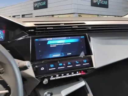 Photo 10 Peugeot 408  Hybrid 145 e-DCS6 Allure