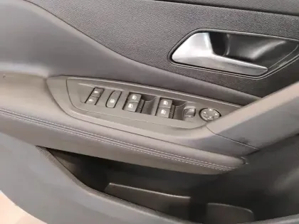 Photo 19 Peugeot 408  Hybrid 145 e-DCS6 Allure
