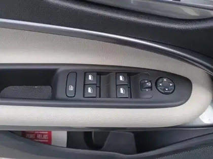 Photo 19 Fiat 600  1.2 Hybrid 100ch DCT6 La Prima