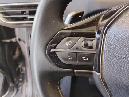 Photo 18 Peugeot 3008  Hybrid 225 e-EAT8 Allure Pack