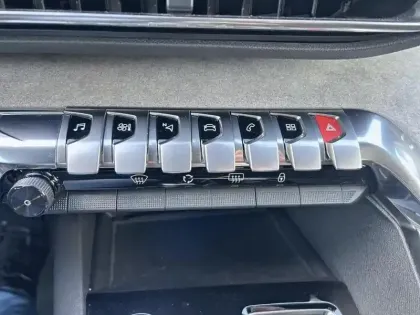 Photo 12 Peugeot 3008  BlueHDi 130ch S&S EAT8 GT