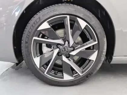 Photo 14 Peugeot 308  SW Hybrid 136 e-DCS6 Allure