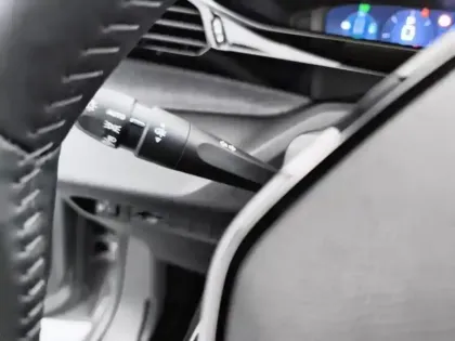 Photo 16 Peugeot 308  SW Hybrid 136 e-DCS6 Allure