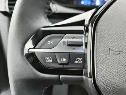 Photo 18 Peugeot 308  SW Hybrid 136 e-DCS6 Allure