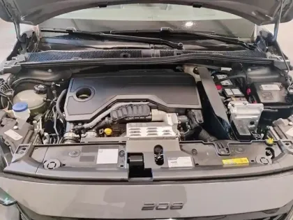 Photo 6 Peugeot 208  Hybrid 145 ch e-DCS6 GT