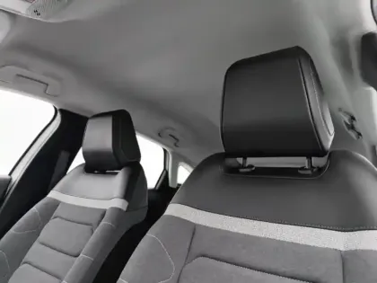 Photo 24 Citroën C4 e- 136 ch Automatique Feel Pack