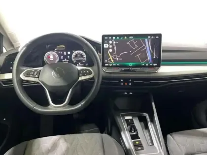 Photo 7 Volkswagen Golf 1.5 eHybrid 204 DSG6 VW Edition