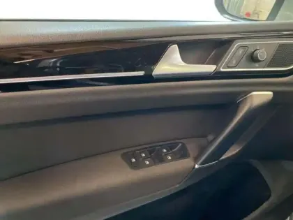 Photo 9 Volkswagen Golf Sportsvan 1.4 TSI 125 BMT Série Spéciale Allstar