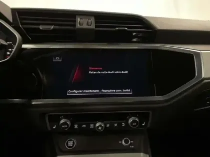 Photo 9 Audi Q3 35 TFSI 150 ch S tronic 7 Design Luxe