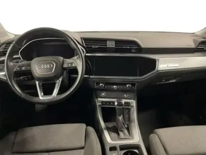 Photo 7 Audi Q3 35 TFSI 150 ch S tronic 7 Design Luxe