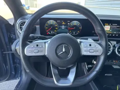 Photo 17 Mercedes Classe A 200 d AMG Line