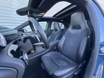 Photo 15 Mercedes Classe A 200 d AMG Line