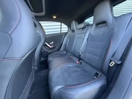 Photo 13 Mercedes Classe A 200 d AMG Line